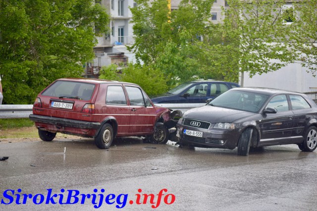 Široki Brijeg: Sudar triju vozila pored Gradske mrtvačnice