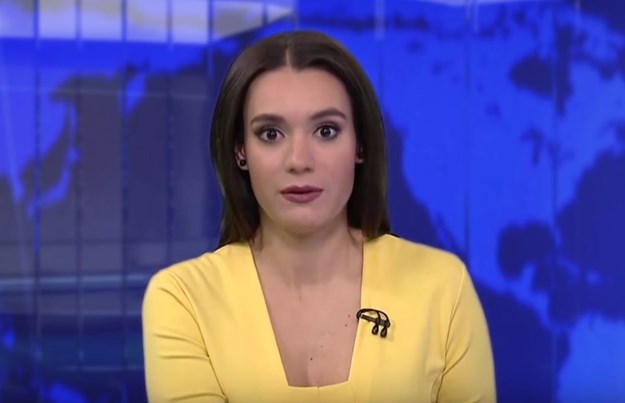 Snimka od šest milijuna pregleda: Voditeljica se šokirala kad je shvatila što je ispod stola