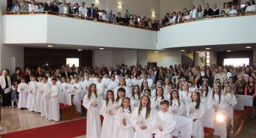 Podijeljen sakrament Prve pričesti u Strožancu 