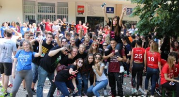 Mostar: Maturanti veselom norijadom proslavili zadnji dan svog srednjoškolskog obrazovanja 