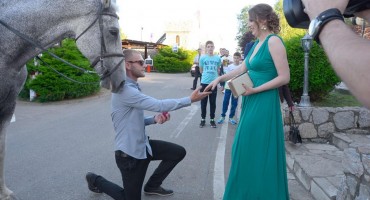 Ljubav u BiH: Dojahao na konju i zaprosio djevojku