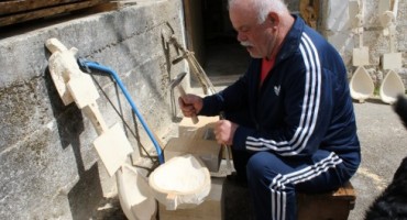 'Majstor' izrađuje 'jedini instrument na kojem je opjevana cijela povijest Hrvata'