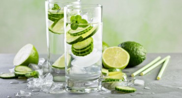 Recept za ukusni napitak od samo 5 sastojaka koji ravna trbuh