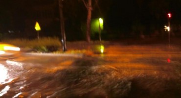 Pljusak u nekoliko sekundi potopio Mostar, nevrijeme u Posušju...