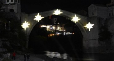 mostar tuguje, Stari most