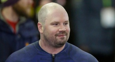 Steven Holcomb