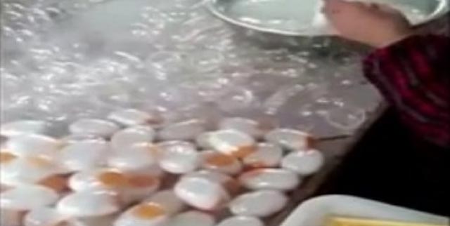 Šokantan video pokazuje kako Kinezi proizvode lažna jaja