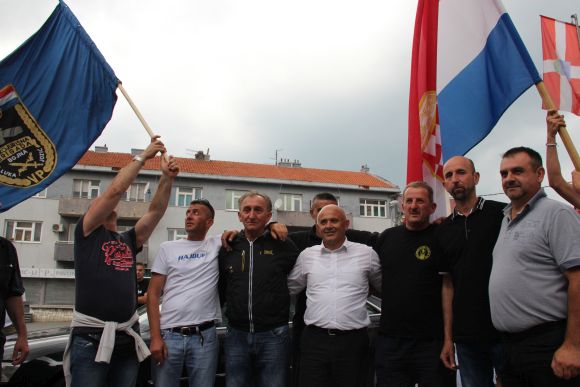 Andabak svečano dočekan od branitelja. Posebno prozvao zgradu MUP-a HBŽ