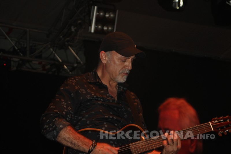 Veličanstvenim koncertom Oliver i Gibonni oduševili Mostar