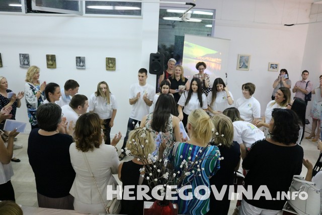 Mostar: Otvorena  izložba radova nastalih u KreArt radionicama