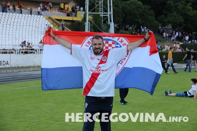 HŠK Zrinjski: Pogledajte radost navijača i nogometaša na terenu poslije utakmice protiv Slobode