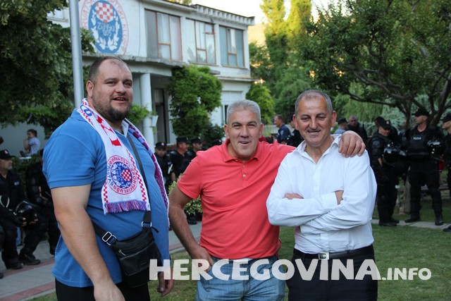 HŠK Zrinjski: Pogledajte radost navijača i nogometaša na terenu poslije utakmice protiv Slobode