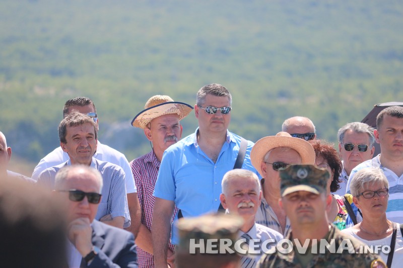 Mostar: Blagosovom spomenika braniteljima na Merdžan glavi zavšene Lipanjske zore