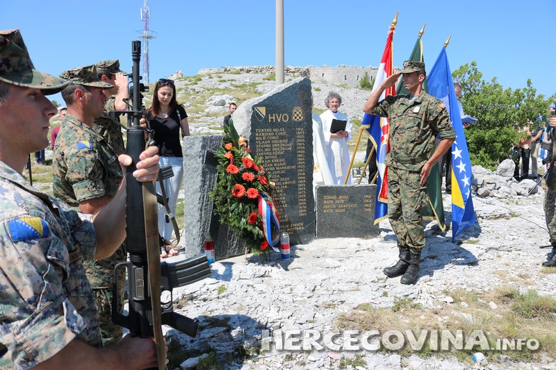 Mostar: Blagosovom spomenika braniteljima na Merdžan glavi zavšene Lipanjske zore