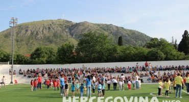 Mostar: Održana manifestacija Rastimo uz ples