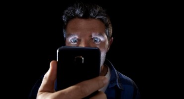 Sumnjate da vas netko prati ili da vam prisluškuju pozive? Provjerite pomoću ovih kodova!