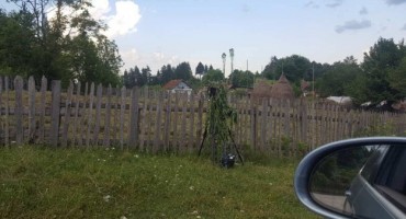 Pogledajte kako bosanska policija tragikomično sakriva radar