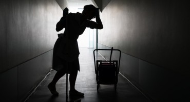 Sezonske radnice ili moderne robinje?! Radi se u neljudskim uvjetima, u jednoj sobi spava po 20 žena