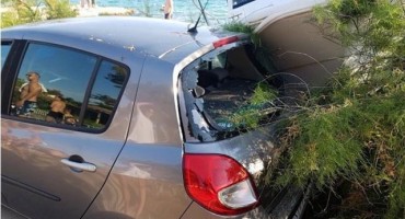 Vozač glisera zaspao, pa se zaletio među kupače