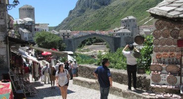 Mostar: Grad na Neretvi prepun turista 