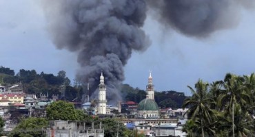 Civili u filipinskom gradu primorani na borbe, pljačke i seksualno ropstvo