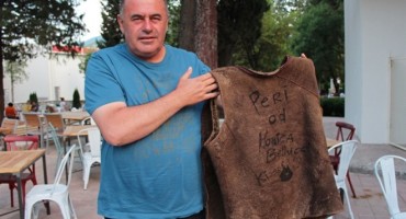 Hercegovac prodaje prsluk s posvetom Monice Belucci