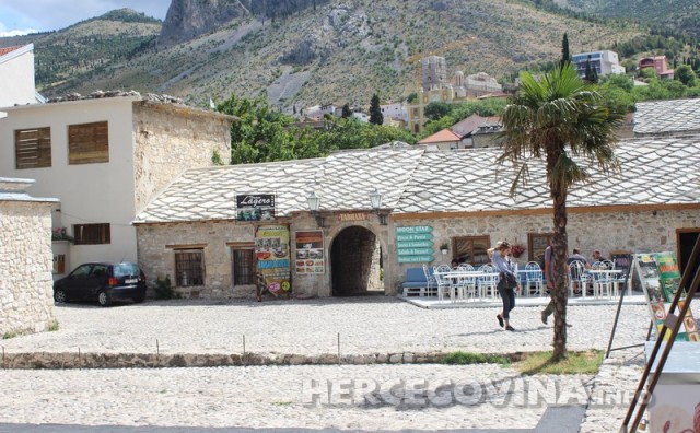 Mostar: Stari grad prepun stranih turista