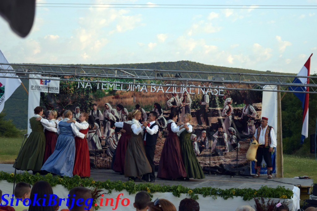 Šesta večer folklora 'Na temeljima bazilike naše'
