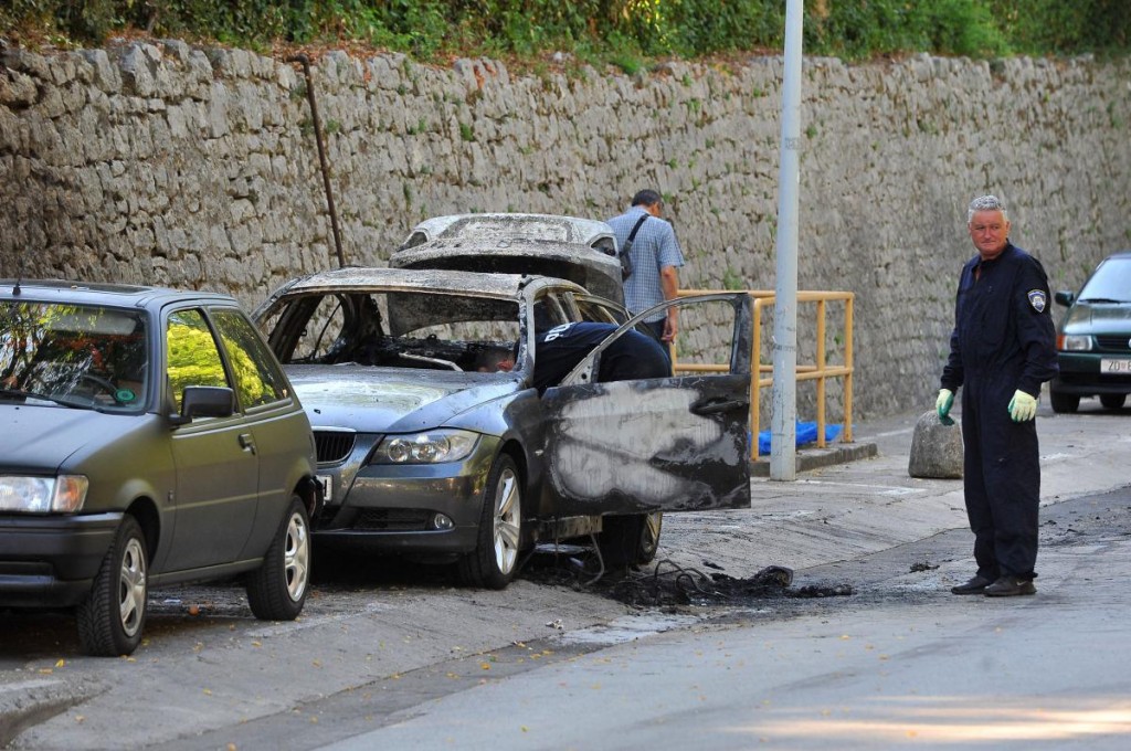Veliki obračun navijača u Zadru: Navijači Levskog izvukli deblji kraj, zapaljen im i automobil