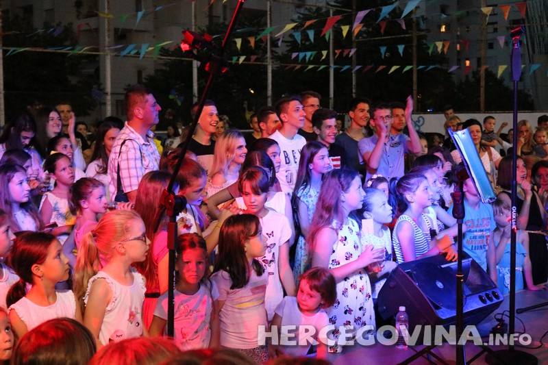 Koncertom grupe 'Twist' zatvorene ljetne igre 'Duga' u Župi Sv.Ivana u Mostaru