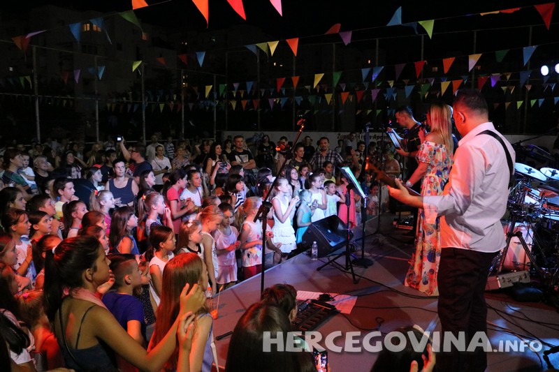 Koncertom grupe 'Twist' zatvorene ljetne igre 'Duga' u Župi Sv.Ivana u Mostaru