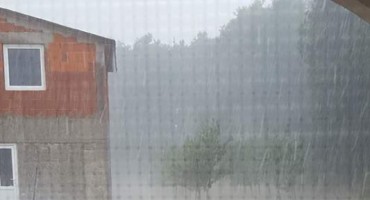 Ljuti Dolac danas pogodila jaka tuča