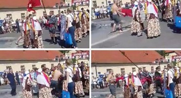 Uletio u povorku pa gostima iz Turske otrgnuo zastavu