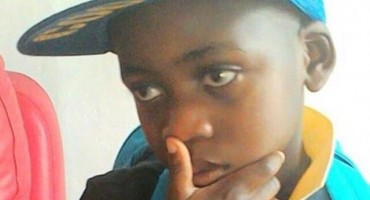 Dječak dva tjedna grlio mrtvu majku i umro od gladi