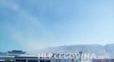 Mostar: Požar na brdu Fortica