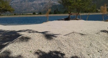 Kupalište na Mostarskom jezeru dobilo 'morski' sjaj