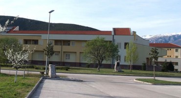 Mostar: Granata pored Samostana časnih sestara u Potocima