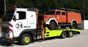 Prvo vatrogasno vozilo nakon rata stiglo u Bos. Grahovo