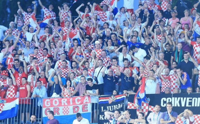 Hrvatska zemlja, navijači, barakude, Katarina Zovko Ištuk