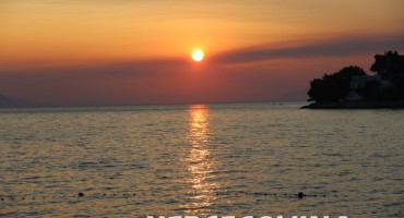Pogledajte prekrasan zalazak sunca  između Hvara i Brača