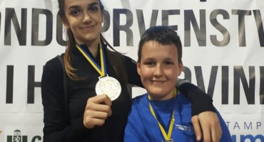 Dominik Granić i Dora Marušić iz Cro Stara na okupljanju takwondo reprezentacije Bih