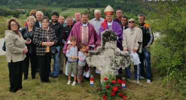 Komemoracija u Krnjeuši za ubijenog župnika Barišića i 240 katolika i blagoslov križa