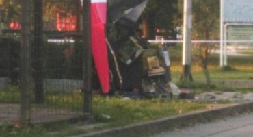 Eksplozija u Zagrebu: Raznijeli plinom bankomat i ukrali novac