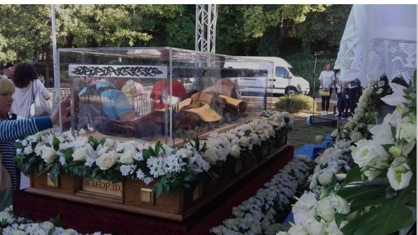 Više od 500 hodočasnika iz mostarskih i okolnih župa u Herceg Novom u organizaciji HKZ Troplet