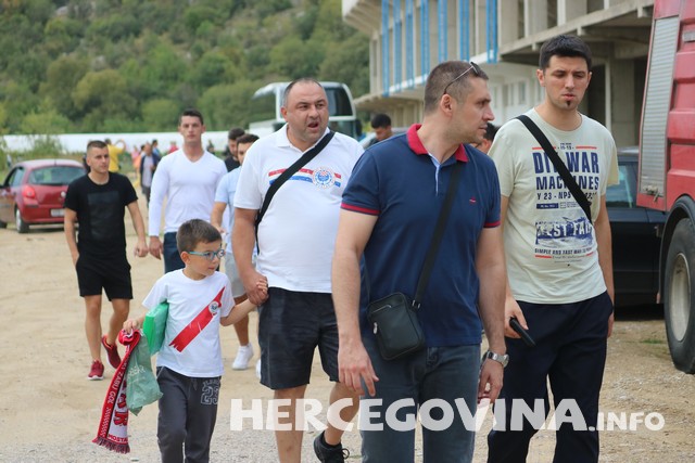 Pogledajte kako je bilo na tribinama stadiona Goška za vrijeme utakmice protiv Zrinjskog