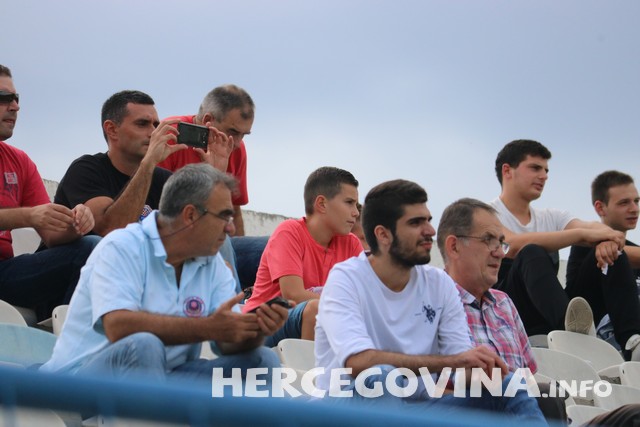 Pogledajte kako je bilo na tribinama stadiona Goška za vrijeme utakmice protiv Zrinjskog