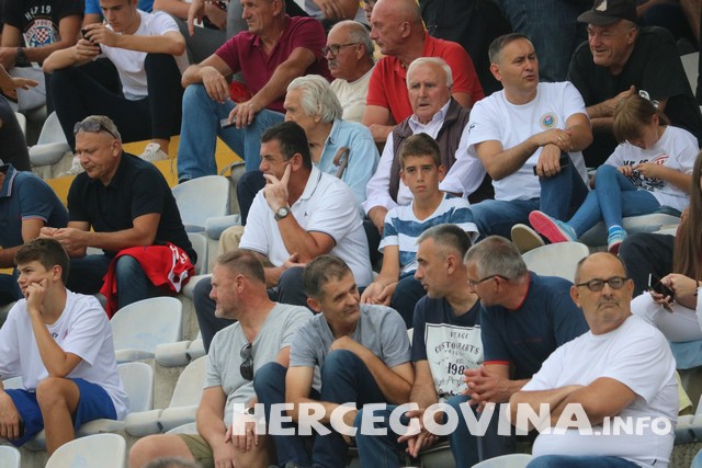 Pogledajte kako je bilo na tribinama stadiona Goška za vrijeme utakmice protiv Zrinjskog