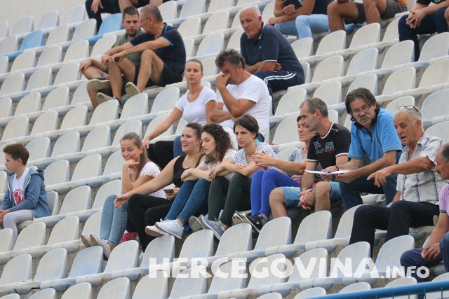 Pogledajte kako je bilo na tribinama stadiona Goška za vrijeme utakmice protiv Zrinjskog