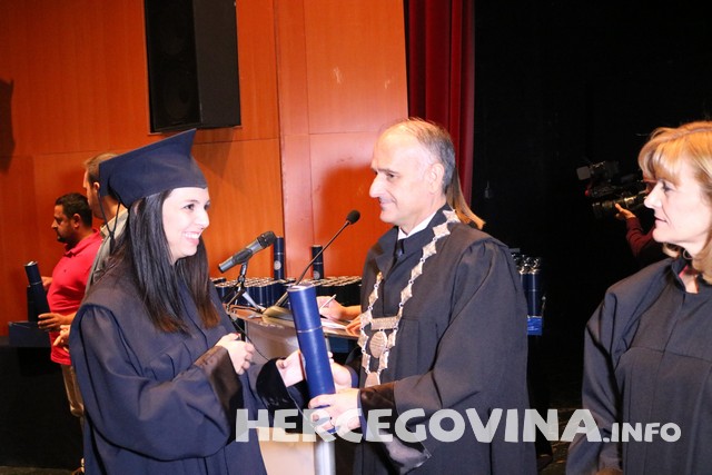 FPMOZ: Pogledajte tko je sve danas dobio diplomu na svečanoj promociji diplomanata