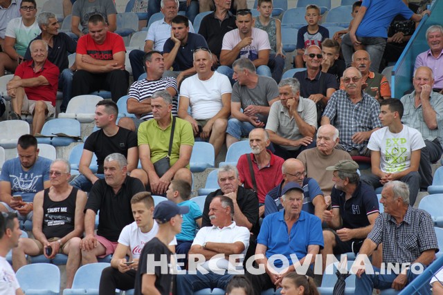 Pogledajte kako je bilo na tribinama stadiona Goška za vrijeme utakmice protiv Zrinjskog